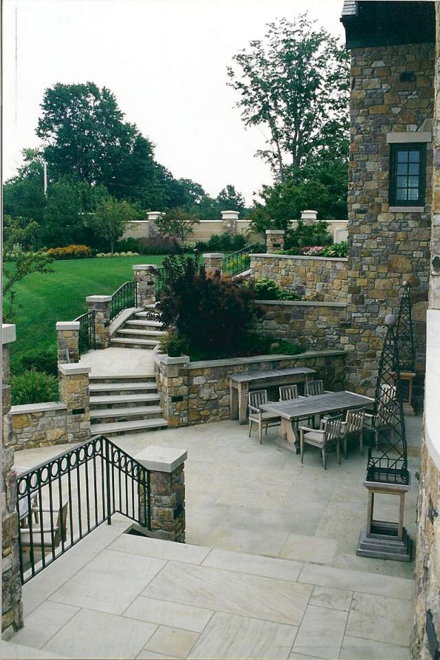 Side view of retaining walls as part of a landscape design done by a Landscape Architect.